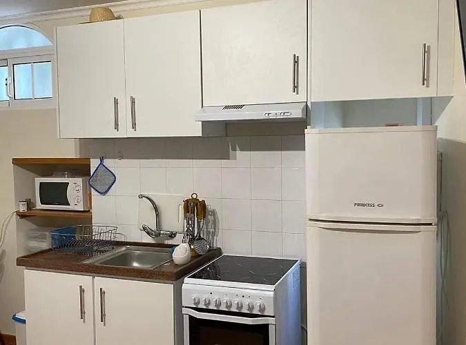 Cosy 2 Bedroom In The Heart Of *
